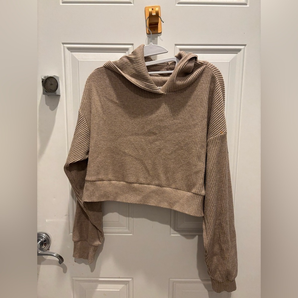 ALO muse hoodie. Gravel heather. Size M Still on website! - Picture 4 of 6
